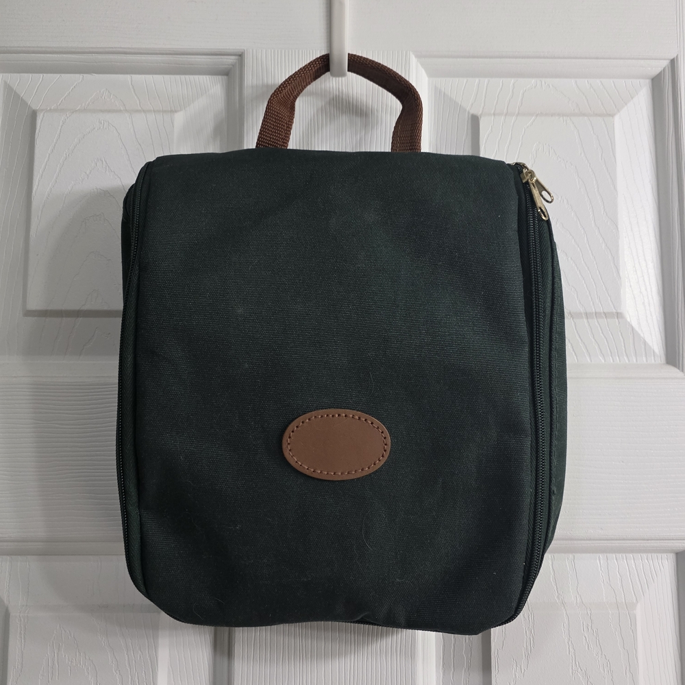 🌻$2🌻Forest Green Toiletry Bag
